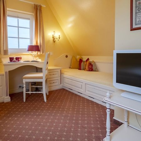 Hotel Wiesbaden Wenningstedt-Braderup Bagian luar foto